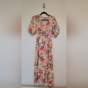 Adorable, flattering dress